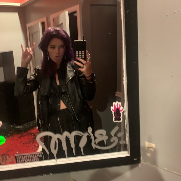 Meet your Posher, Amy - Picture 9 of 14